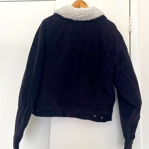 Levi’s Women’s Sherpa Baby Baggy Trucker Black Jacket Size L - Picture 4 of 10
